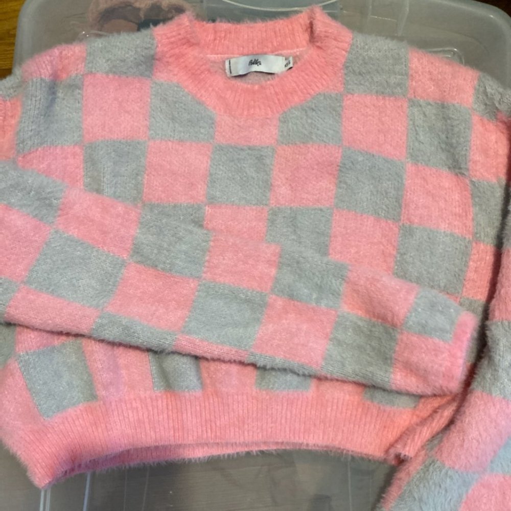 GUC Cropped Fuzzy Sweater